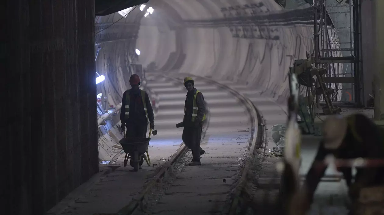 „Milionarul fără chip” Dragoș Dobrescu a folosit „nemulțumirea publică față de cum se construiește metroul” ca să ceară o mită de 1 milion de euro