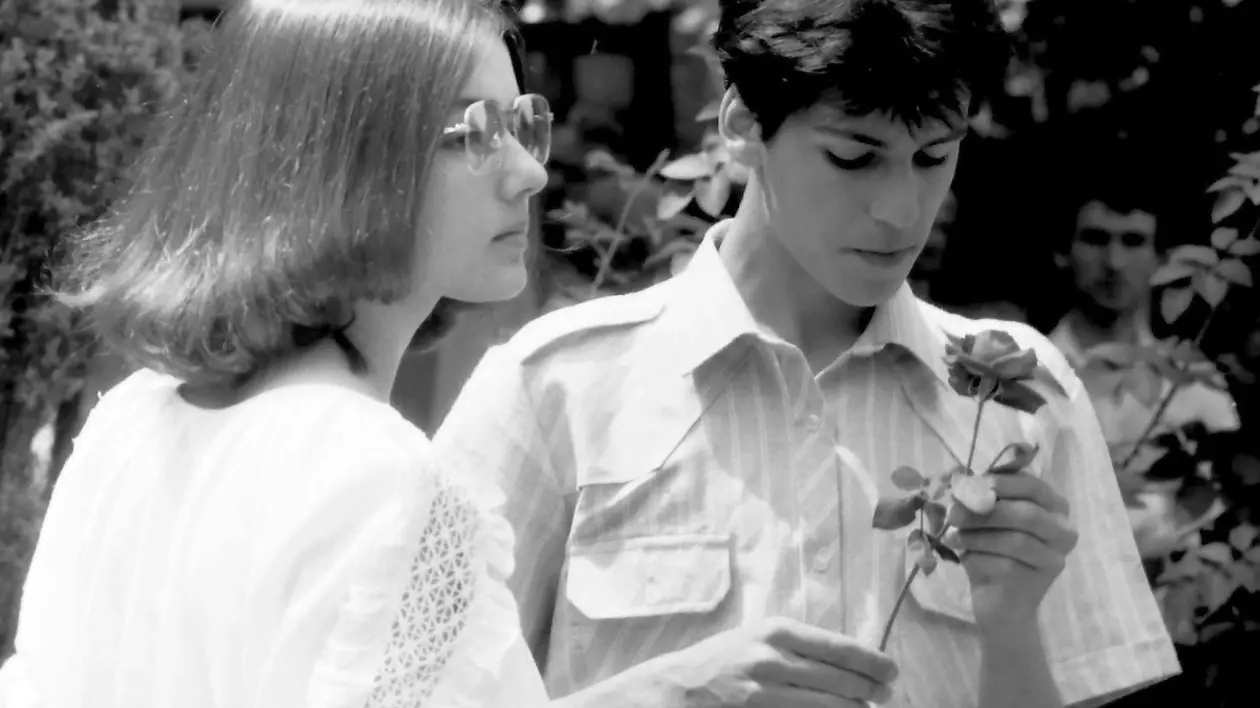 Stefan Banica jr. si Oana Sirbu in filmul Liceenii din 1986. Foto: Studiourile Buftea