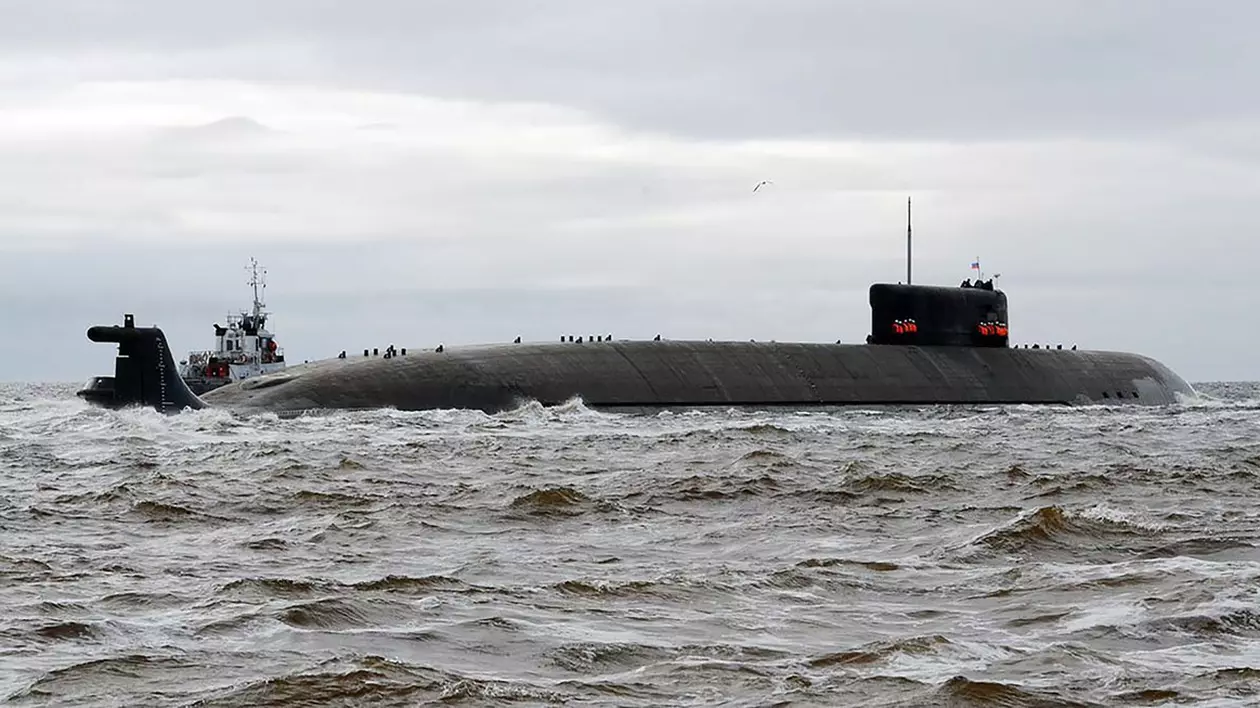 Vladimir Putin mută „arma apocalipsei”. NATO avertizează că un submarin cu echipament nuclear și-a părăsit baza