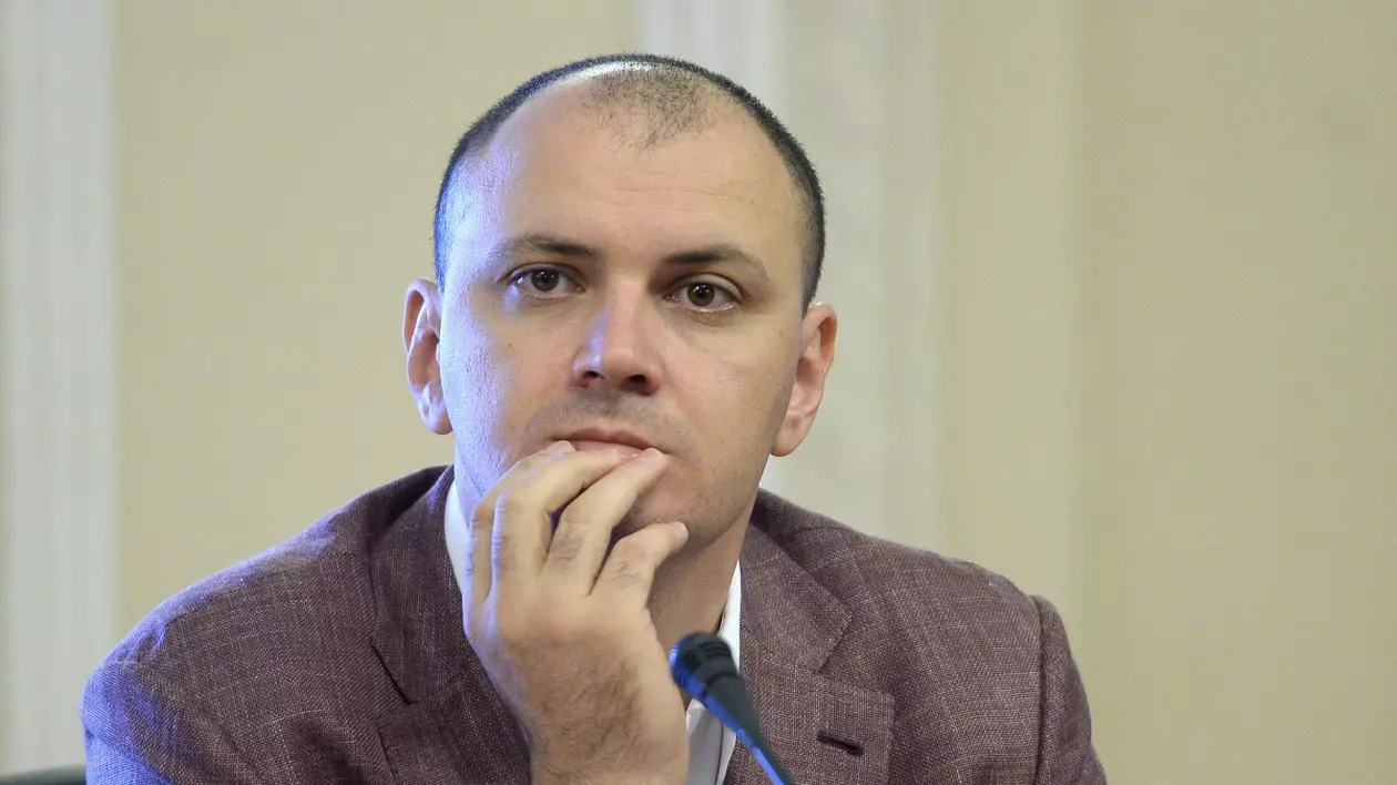 O firmă apropiată de Sebastian Ghiță a livrat, în 2022, un milion de produse electorale Partidului Progresist Sârb, aflat la putere la Belgrad