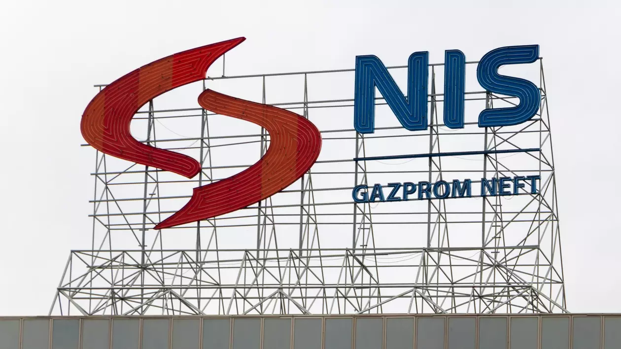 Percheziții la NIS Petrol, companie controlată de Gazprom. Surse: dosar pentru transmitere de informații privind zăcămintele de țiței din România