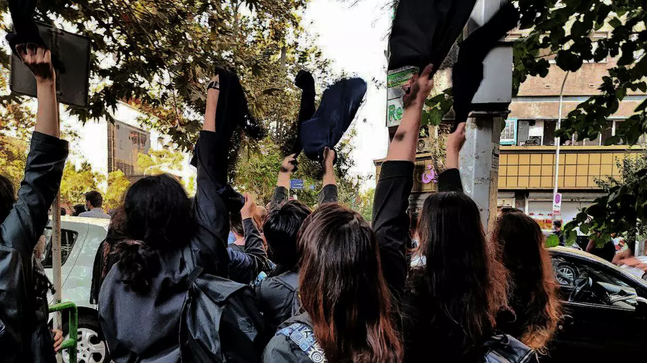 SUA şi-au manifestat susţinerea faţă de protestatarii din Iran. Joe Biden: „Suntem alături de cetăţeni, de femeile curajoase”