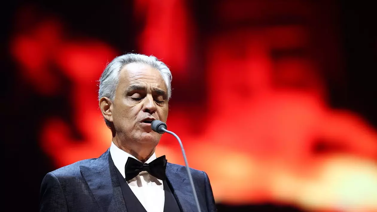 Tenorul Andrea Bocelli a dat în judecată o companie aeriană din cauză că a zburat cu avioane „prea zgomotoase”