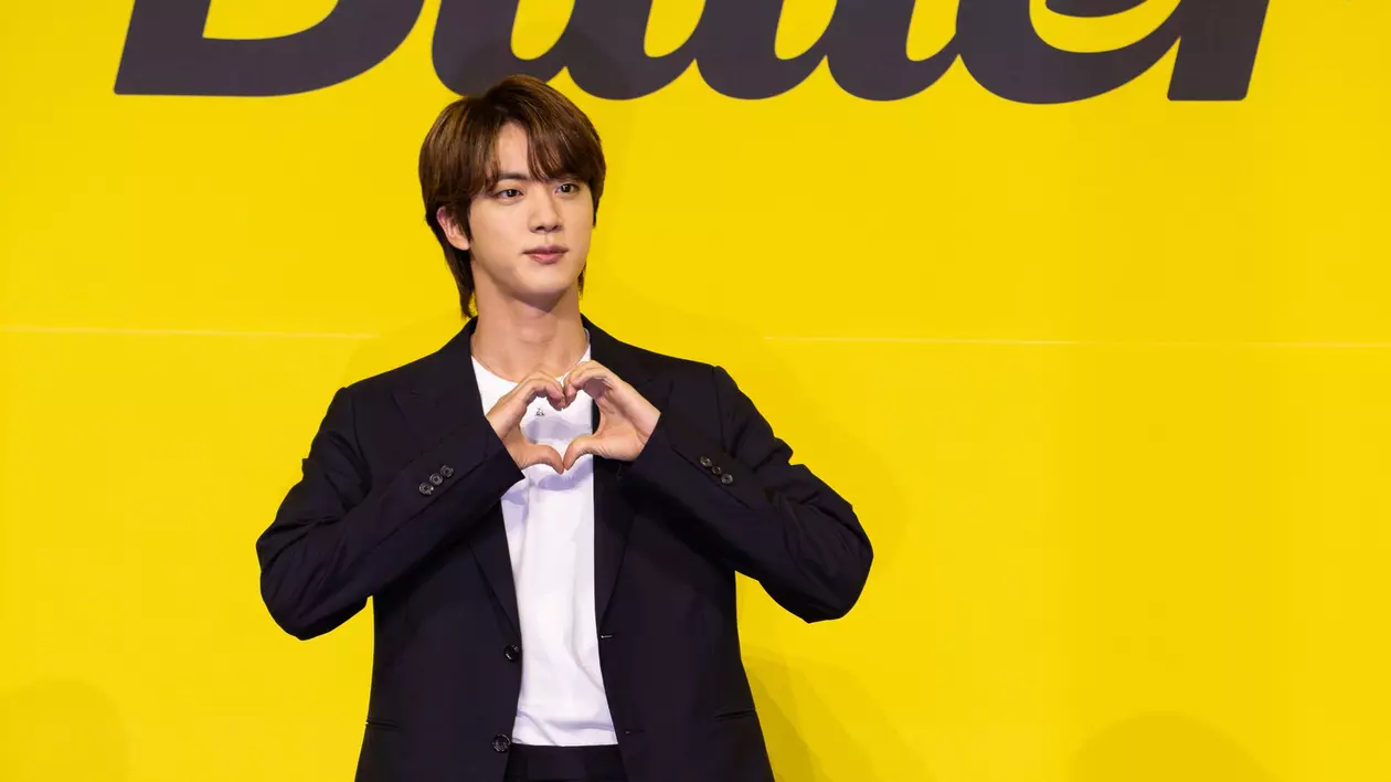 Jin, membru al trupei sud-coreene BTS, pleacă în armată. Va activa într-o unitate din „prima linie”