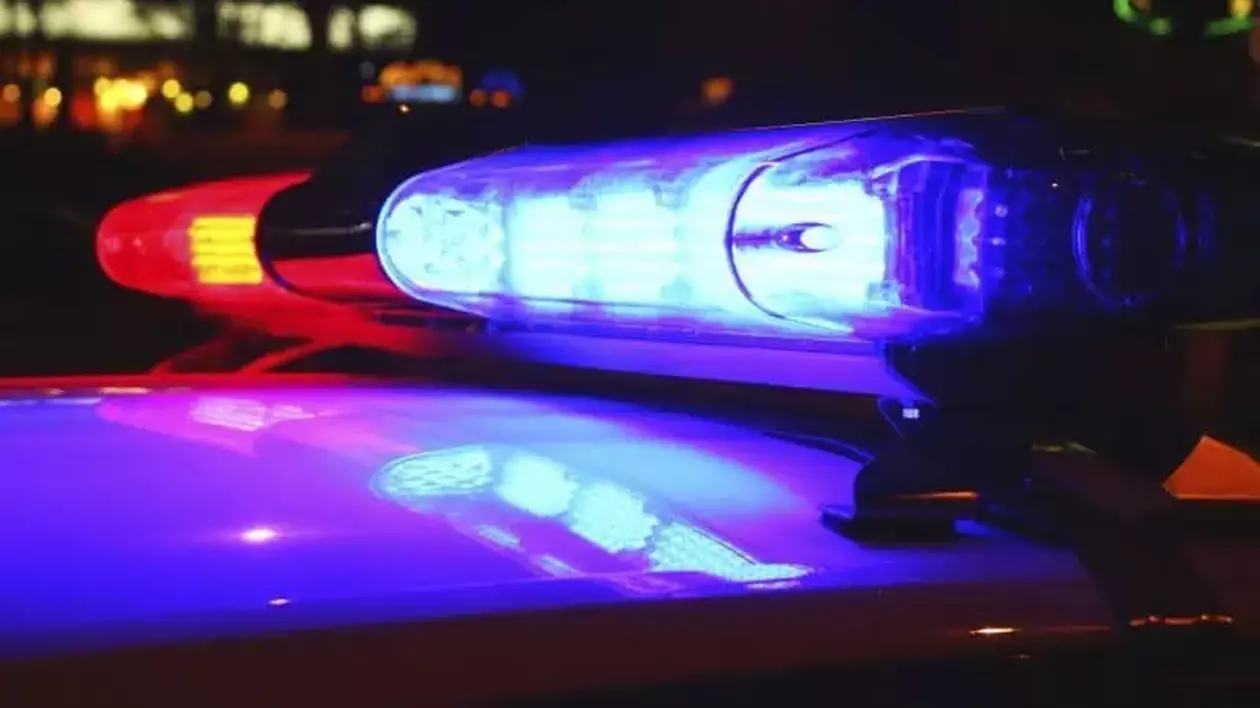 Bărbat din Pitești, prins de polițiști în timp ce-și bătea soția. Agenții au mers la el acasă după un conflict în trafic