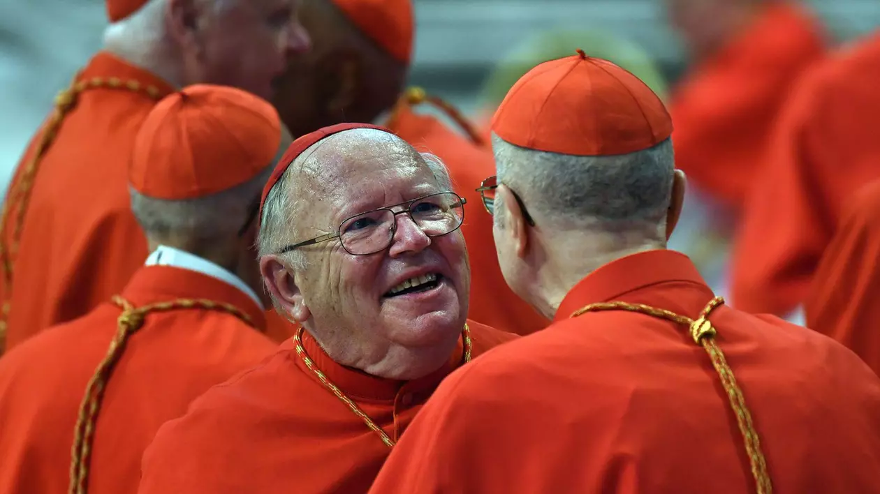 Un cardinal francez recunoaște public că a abuzat sexual o fată de 14 ani. „M-am purtat într-un mod condamnabil”
