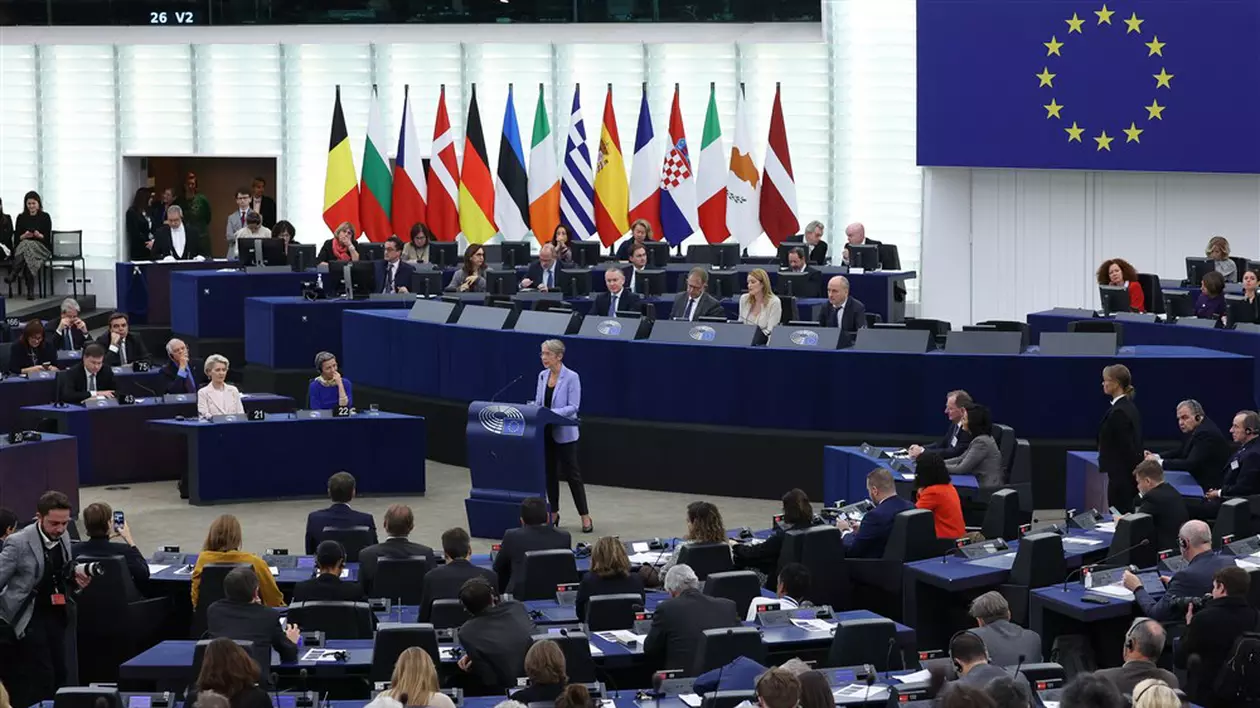 Liderii celor trei mari grupuri politice din Parlamentul European vor explicații pentru „tratamentul incorect” în cazul refuzului României la Schengen