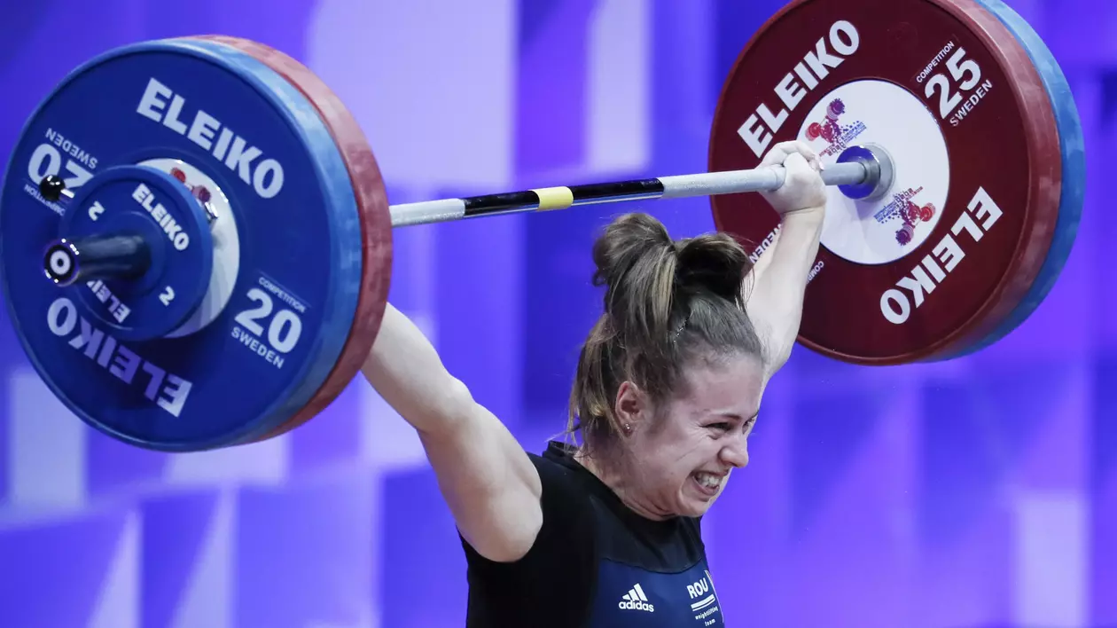Loredana Toma a cucerit două medalii de aur la CM de haltere de la Bogota și a stabilit un nou record mondial