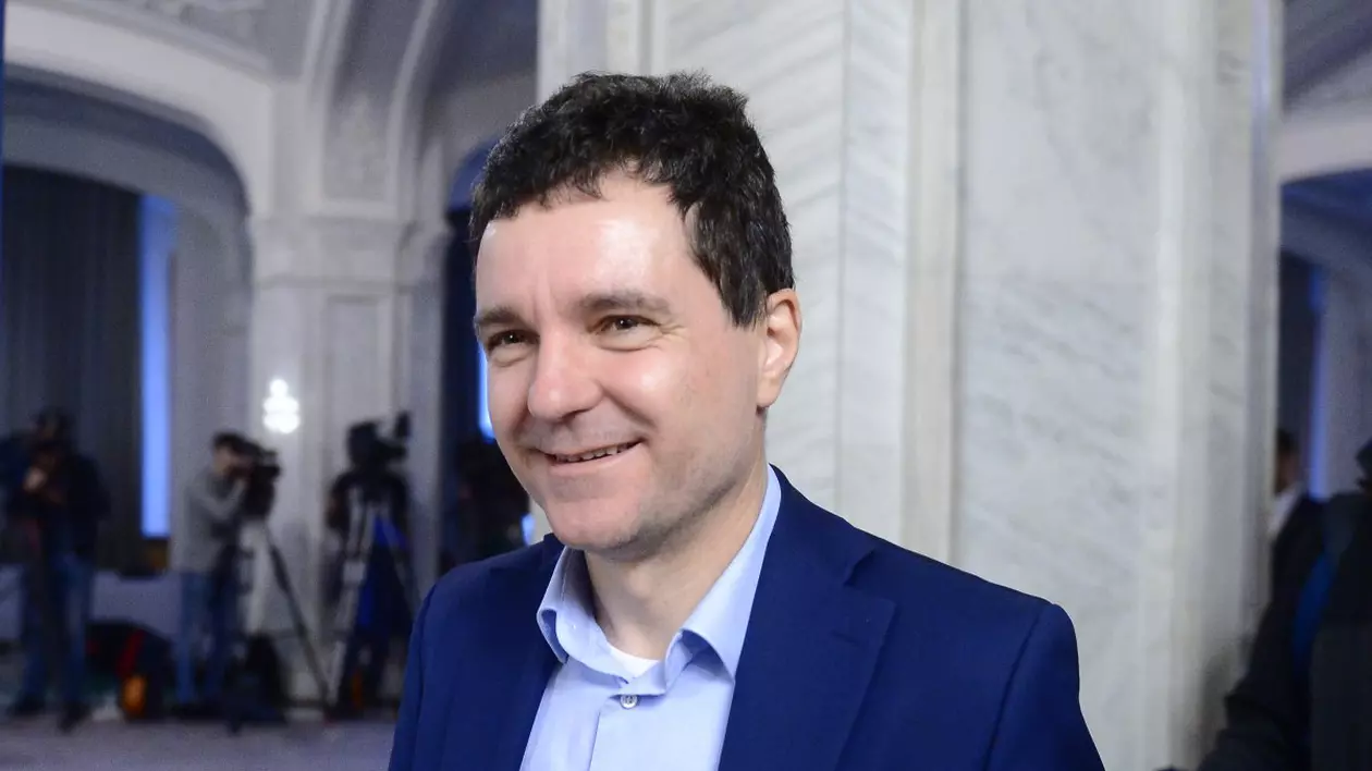 SURSE: Planul PNL București pentru Nicușor Dan, după ce premierul Ciucă a spus că „în funcție de realizări, vom decide dacă îl mai sprijinim”