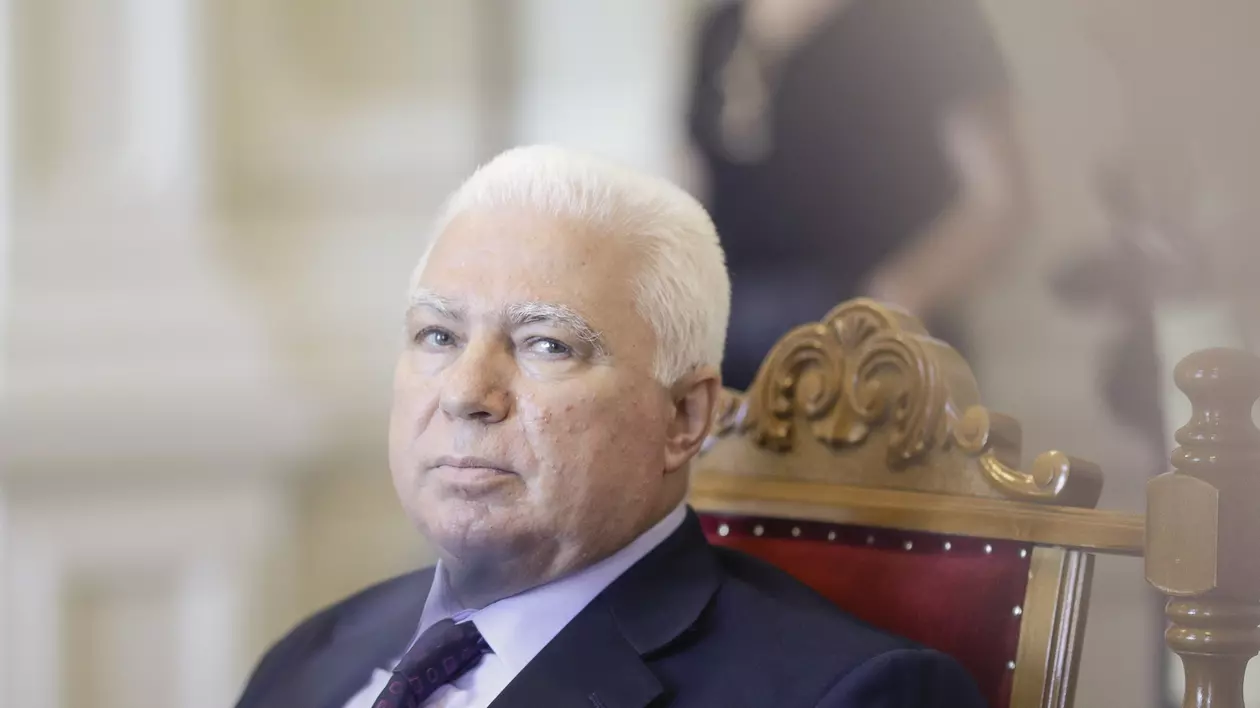 RĂZGÂNDIREA DOMNULUI LĂZĂROIU. Fostul judecător CCR îl confirmă pe Morar: „Am fost sunat să nu candidez”. Nu spune de către cine, dar adaugă: „Le-am spus celor de la SRI că vor lua plasă”