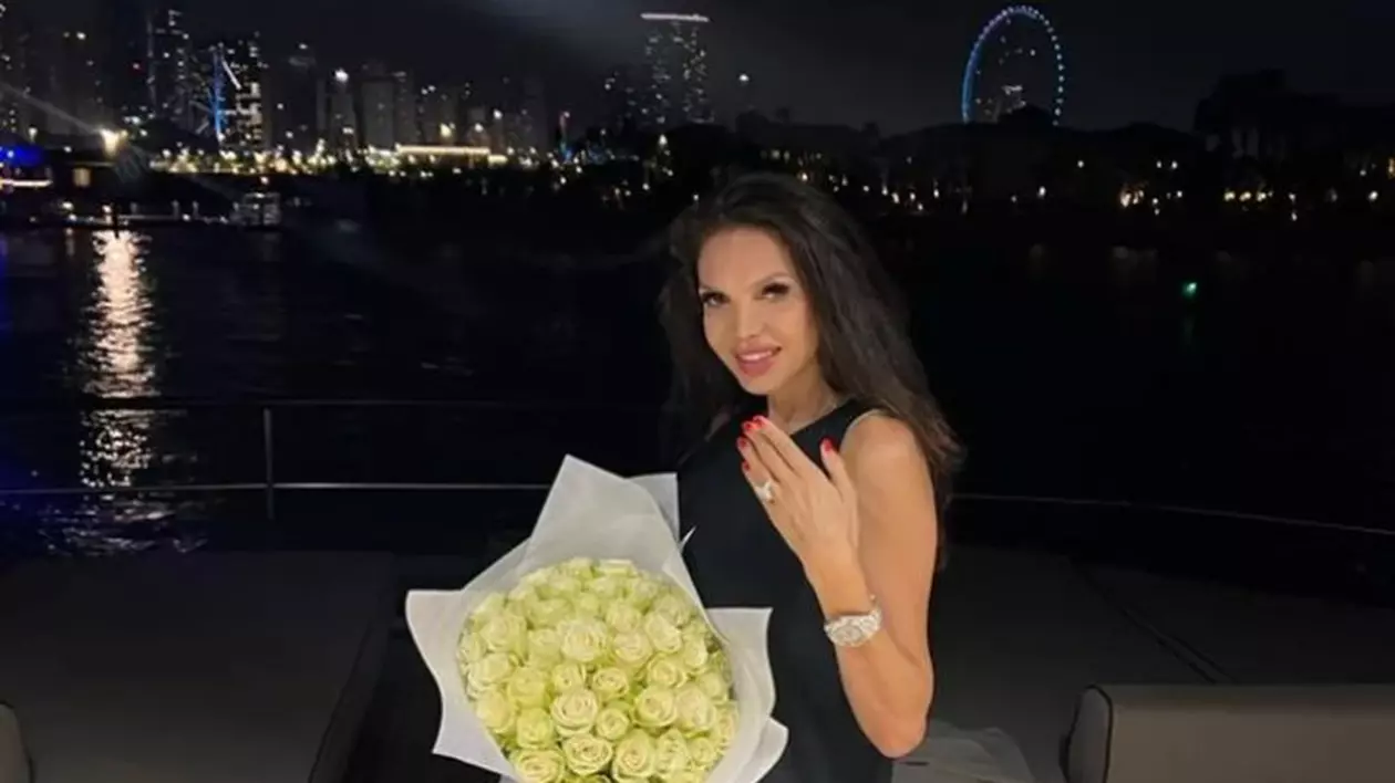 Cristina Spătar a fost cerută în căsătorie în Dubai: „Am spus da”. Primele imagini cu logodnicul și cu inelul primit