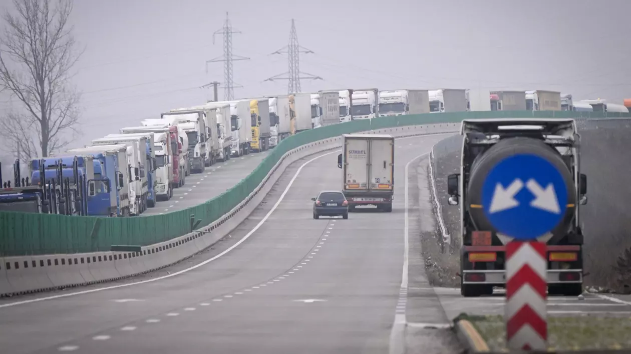 Revolta transportatorilor români în fața refuzului primirii în Schengen: „Am fost umiliţi”. Unii se gândesc să boicoteze benzinăriile și firmele de asigurări deținute de austrieci în România
