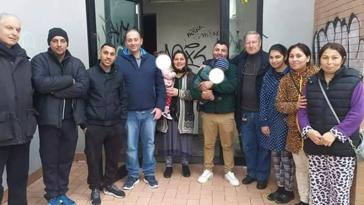 Hotel dezafectat din Roma, ocupat ilegal de 19 români, inclusiv copii mici: „Stau fără lumină și fără încălzire“