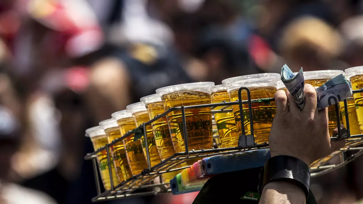 „Orice cantitate de alcool dăunează sănătății”. Canada își sfătuiește locuitorii să renunțe complet la băuturile alcoolice. Pe ce se bazează