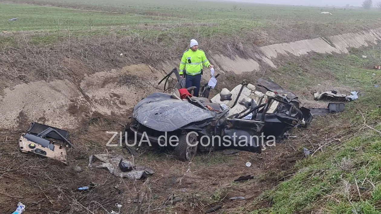Trei tineri au murit la Constanța după ce mașina în care se aflau s-a răsturnat într-un șanț