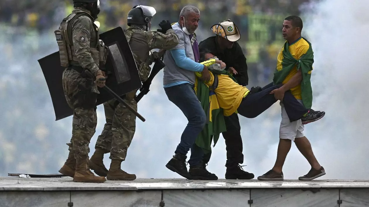 Insurecția din Brazilia: retorica lui Bolsonaro a alimentat furia fanilor săi, rețelele sociale au cultivat-o, spun experții