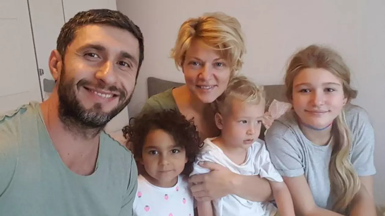 Dragoș Bucur și familia sa