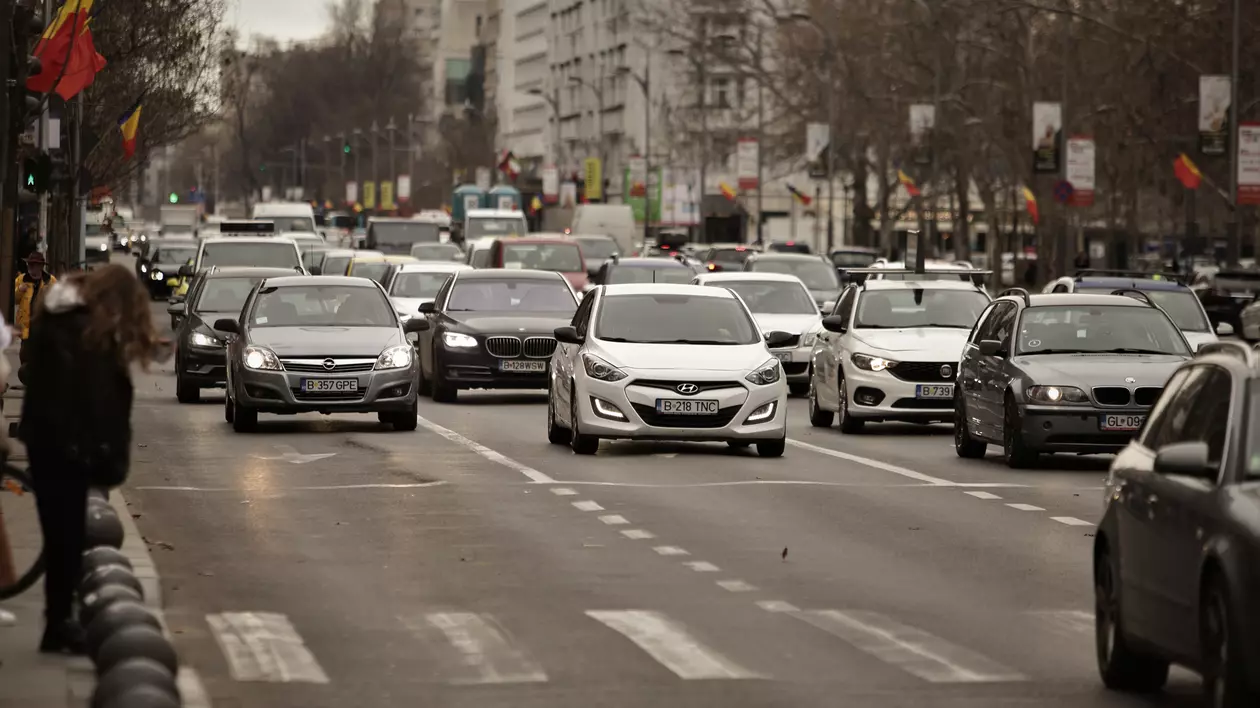 Șoferii români, obligați să folosească ziua luminile de întâlnire pe toate drumurile