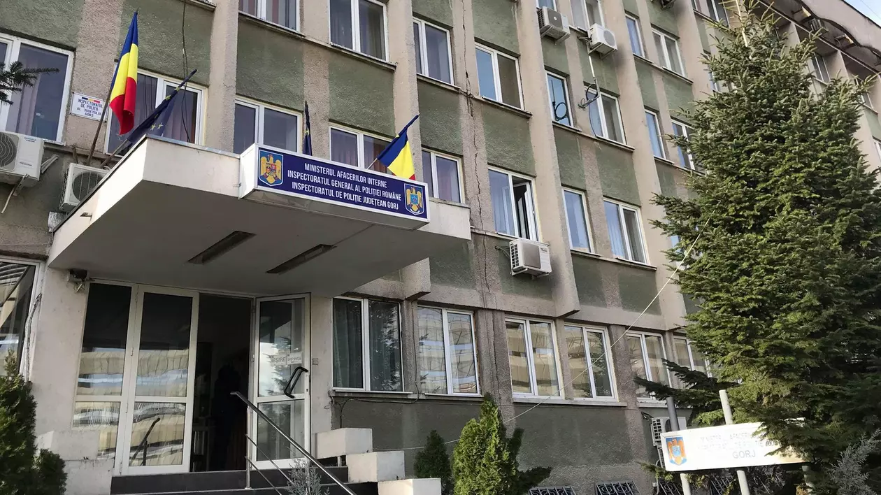 Un ofițer de la IPJ Gorj, suspectat că a împușcat un câine. Polițistul a fost reținut pentru 24 de ore