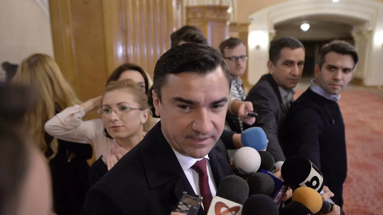 Cum a trecut la vot bugetul Iașiului, cu țipete și acuzații de trădare. Fostul consilier USR, aliat cu PNL și ajuns viceprimarul lui Mihai Chirica, a jucat un rol-cheie