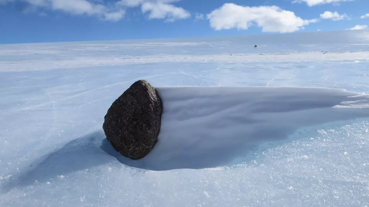 Unul dintre cei mai mari meteoriți, descoperit în Antarctica