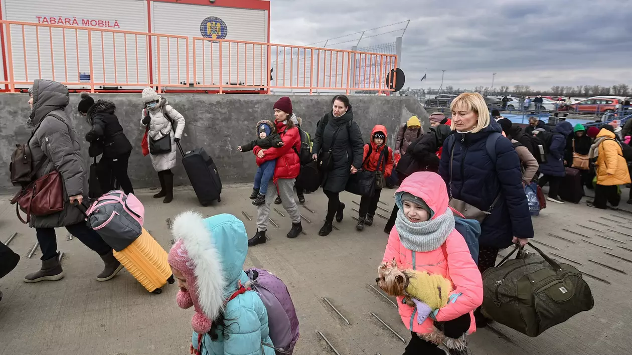 Statul nu a plătit de două luni cazarea și masa refugiaților ucraineni