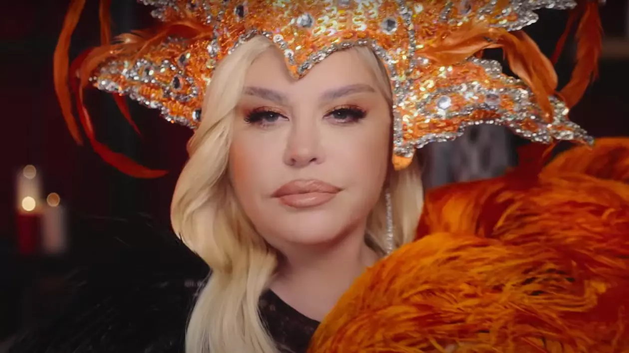 Loredana Groza, nemachiată în videoclipul melodiei sale „Diva de vis”. Cântă despre „femeia care nu poate fi sedusă cu gesturi de fațadă”
