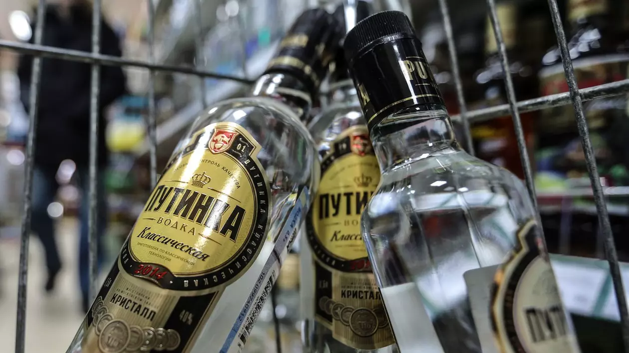 Putinka, brandul de vodkă ce poartă numele lui Vladimir Putin, i-ar fi adus liderului rus 500 de milioane de dolari până acum