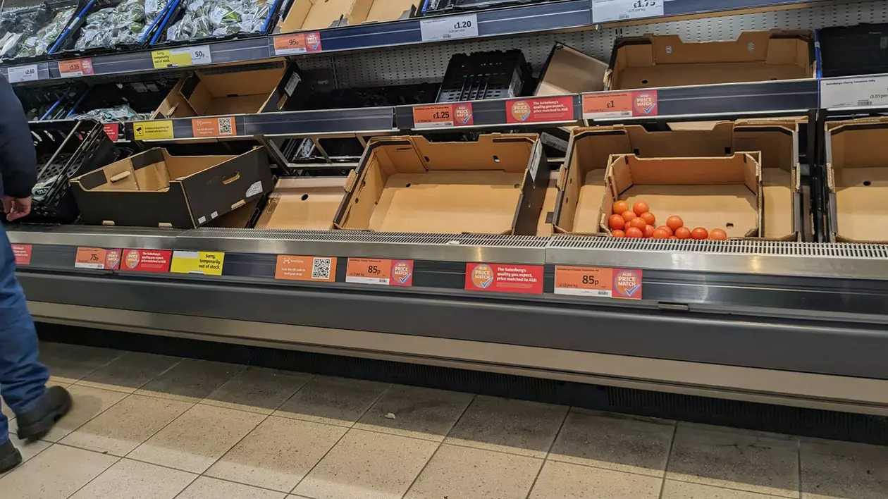 Legumele pentru salate au fost raționalizate în marile lanțuri de supermarketuri din Marea Britanie
