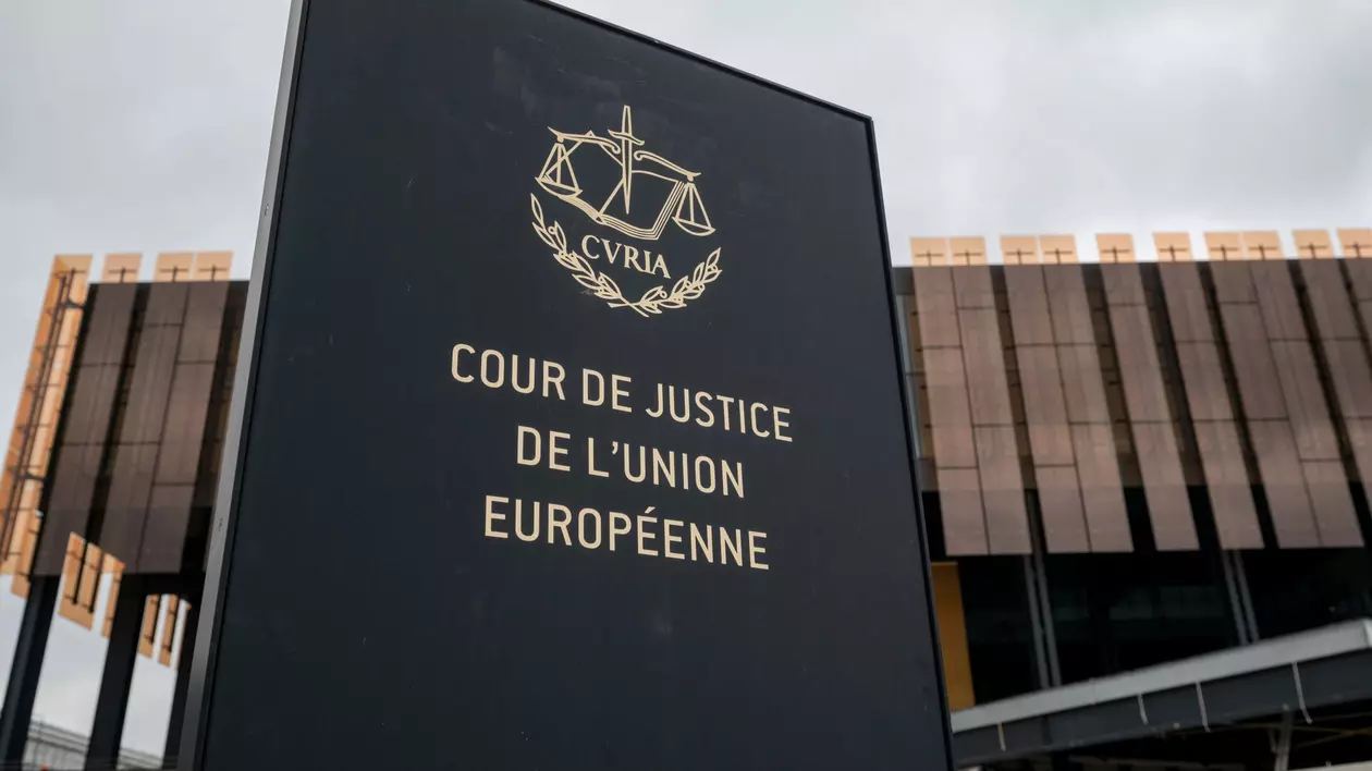 Un bărbat trans îi cere României să-i recunoască identitatea masculină în acte. Cazul a ajuns la Curtea de Justiție a Uniunii Europene din Luxemburg 