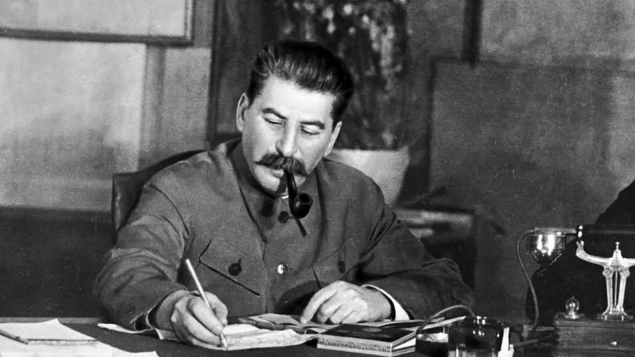 Ce ne arată o carte despre tinerețea unui dictator comunist care a trăit aproape patru ani la temperaturi care au atins și -60 de grade Celsius