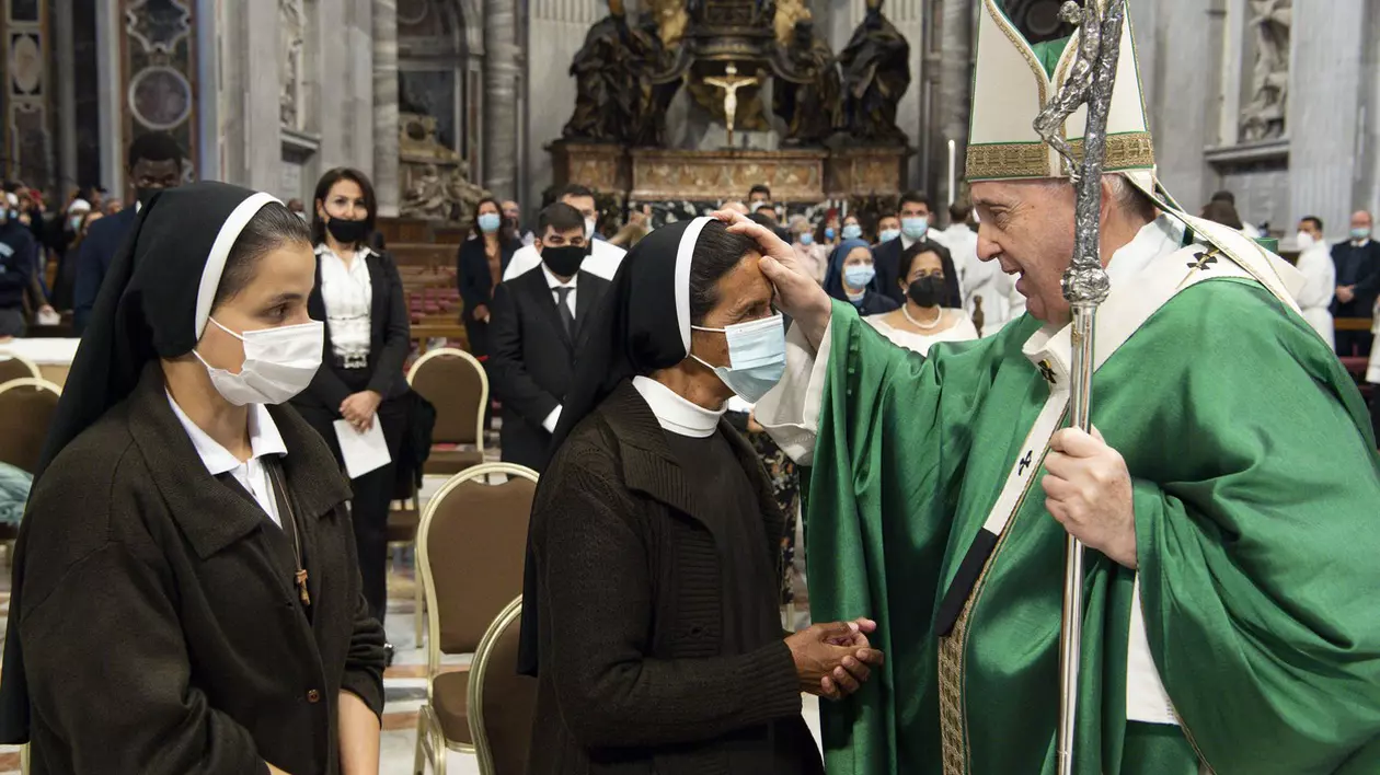Papa Francisc „a autorizat sute de mii de euro" pentru plata răscumpărării călugăriței răpite în 2017 în Mali, susține un înalt oficial al Vaticanului