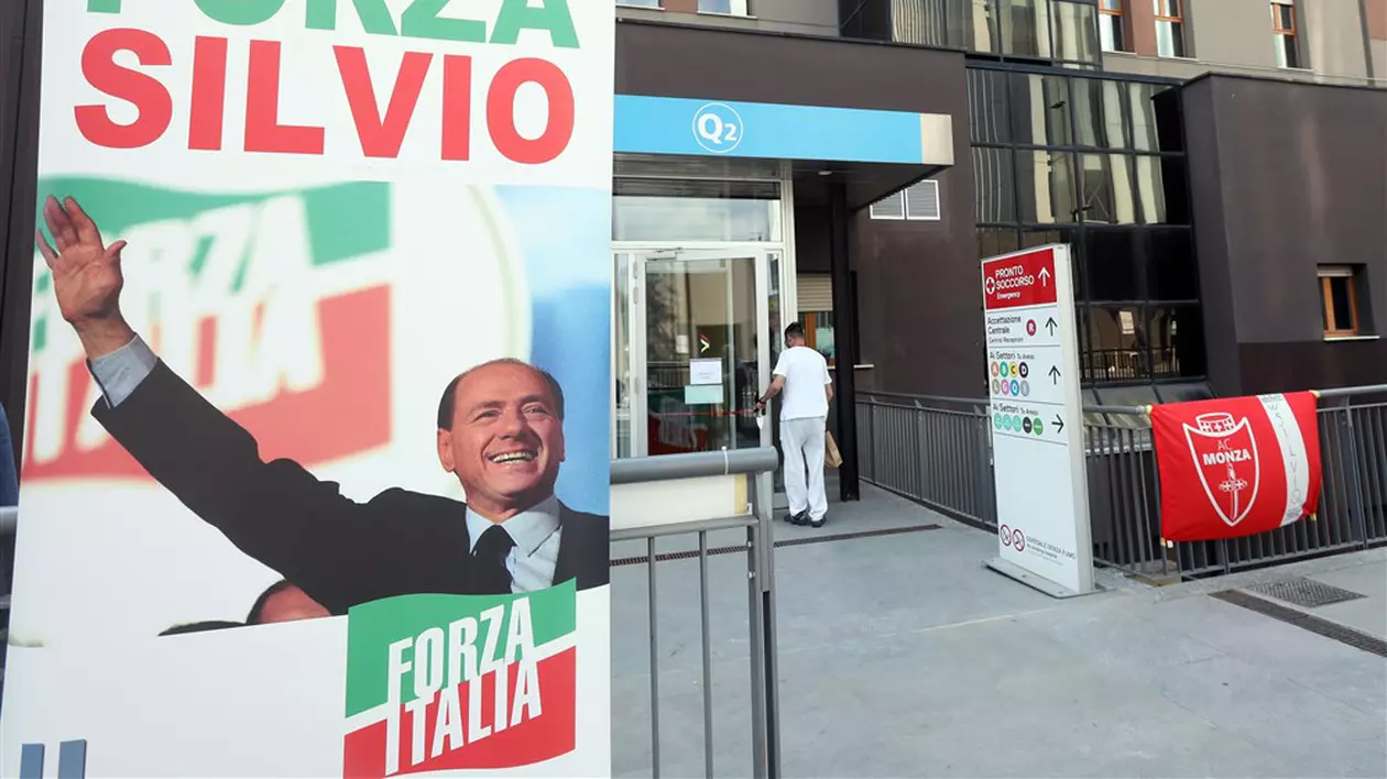 Silvio Berlusconi a ieșit de la terapie intensivă, dar rămâne internat în spitalul din Milano