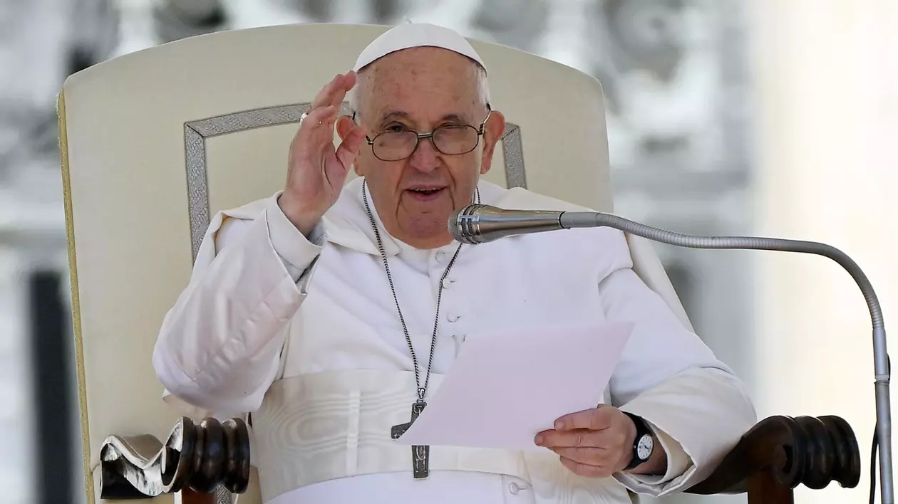 Decizie istorică a Vaticanului: Papa Francisc va permite femeilor să voteze la următorul sinod