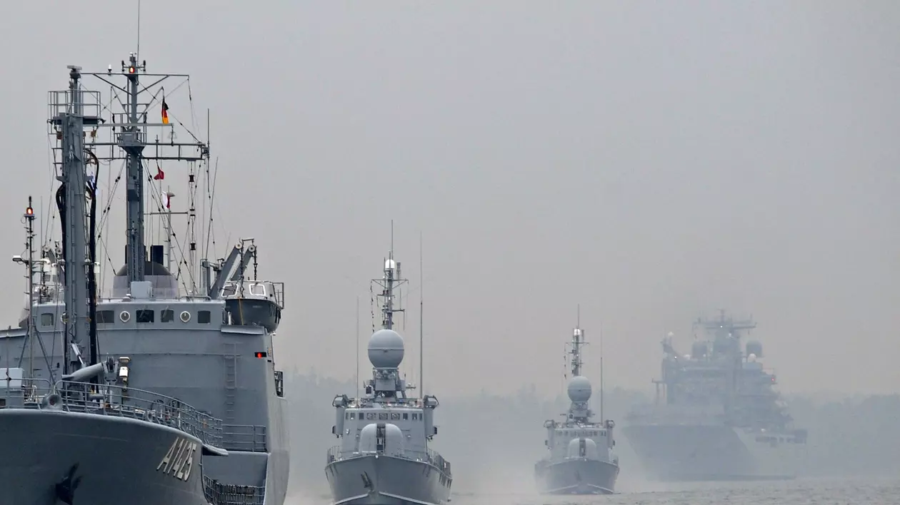 Armata cere Parlamentului acordul să cumpere submarine, nave de tip vânător de mine și să modernizeze navele purtătoare de rachete