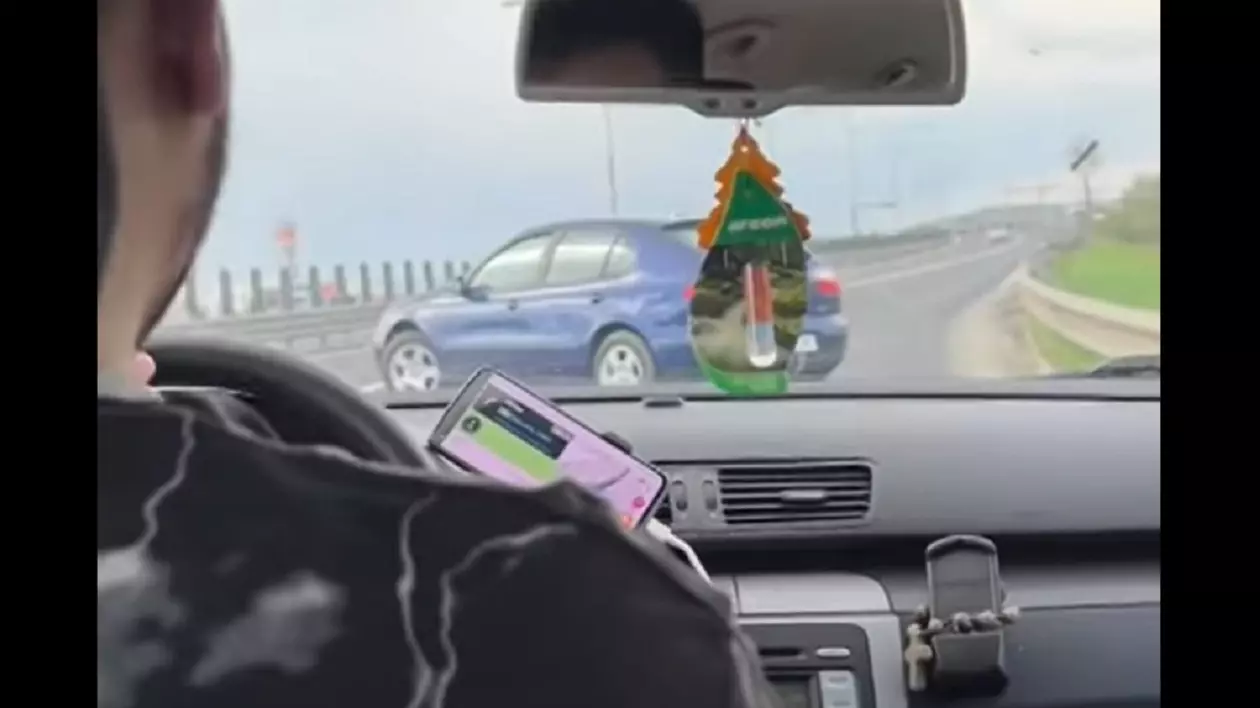 Un tânăr de 25 de ani a fost prins conducând cu peste 200 km/oră pe autostrada A1. Ce sancțiuni a primit