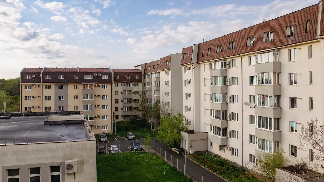 Raport. Primăria Sectorului 3 a băgat peste 133 de milioane de euro în Hala Laminor, dar a alocat doar 22 de locuințe sociale în 12 ani, la aproape 8.000 de cereri