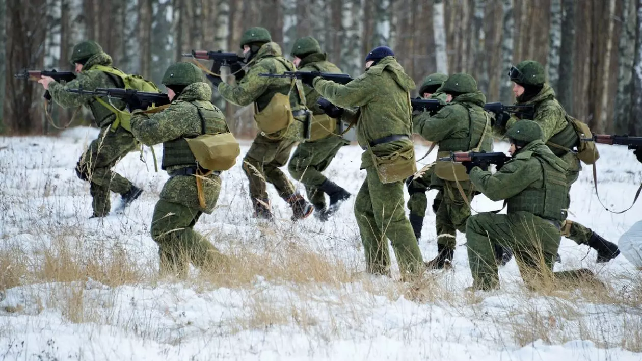 Un regiment de elită rusesc a fost decimat în războiul din Ucraina. Cum a reacționat comunitatea din orașul soldaților