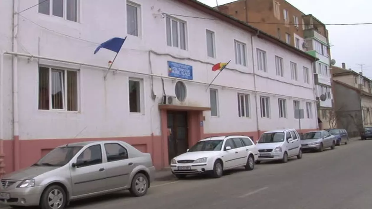 Profesoară din Lugoj condamnată la 9 luni de închisoare, după ce a bătut un elev. Sentința e definitivă, dar pedeapsa e amânată cu termen de supraveghere de 2 ani