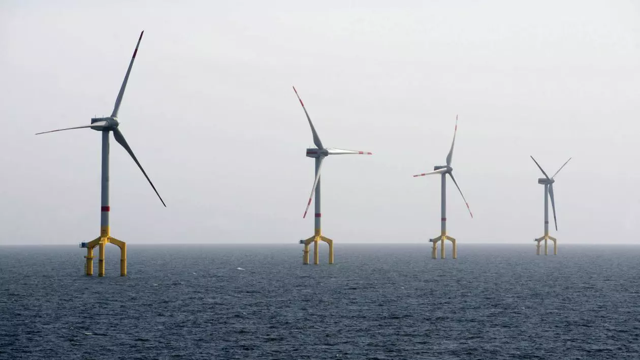 Comisia Europeană insistă ca România să adopte cadrul legal pentru energia eoliană offshore, deși este mai scumpă