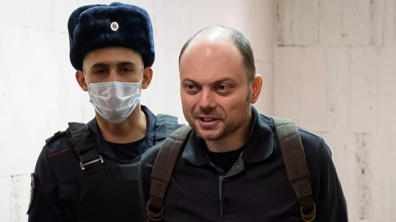 Opozantul rus Vladimir Kara-Murza, care riscă 25 de ani de închisoare, spune că nu regretă nimic. "Mă învinovățesc doar de un singur lucru"