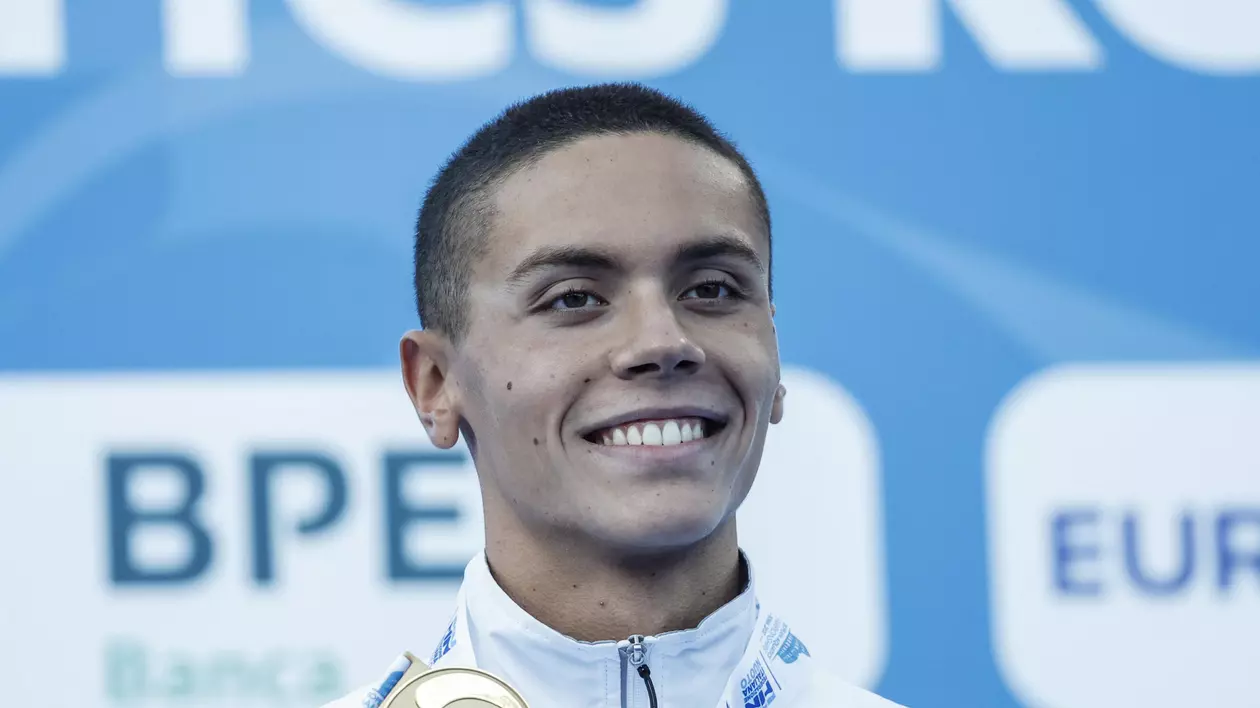 David Popovici și-a donat medalia de aur de la Mondiale în scop caritabil. „Cel mai important campionat este campionatul vieţii”