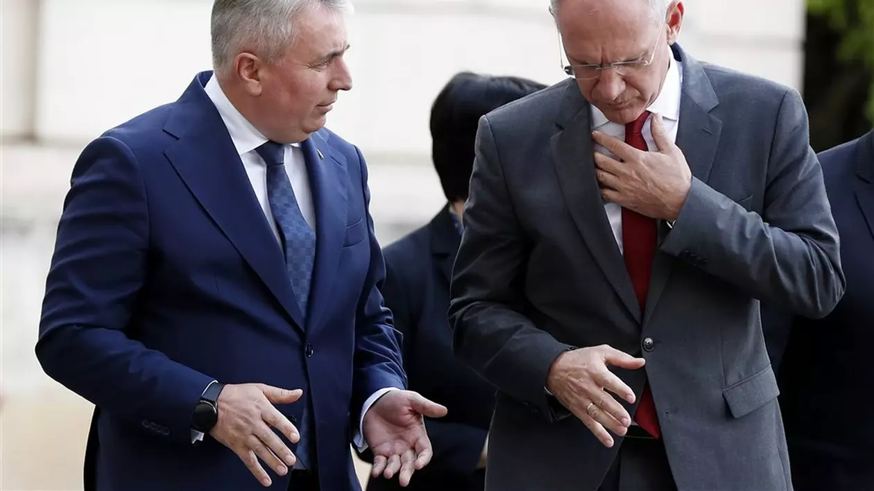 Lucian Bode si Gerhard Karner. Foto: EPA
