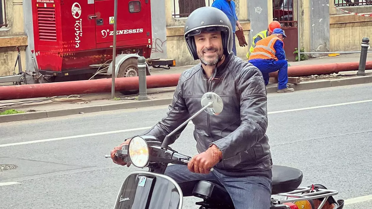 El e bucătarul din România răsfățat de marele Ronaldinho: „Îmi dădea de fiecare dată câte o hârtie de 500 de euro. La Alain Delon am simțit puterea. La Cantona se oprea timpul în loc”