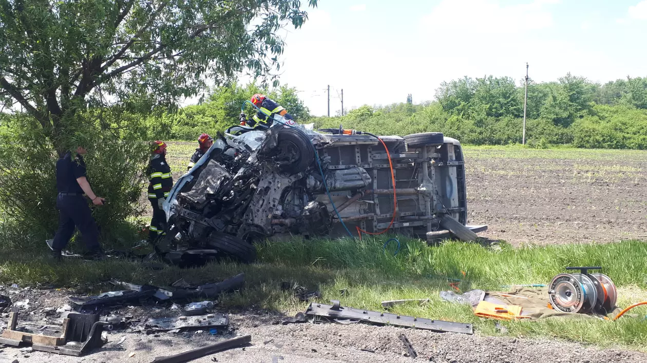 Accident cu trei morți și trei răniți, în localitatea Secuieni din Neamț. A fost activat planul roșu de intervenție