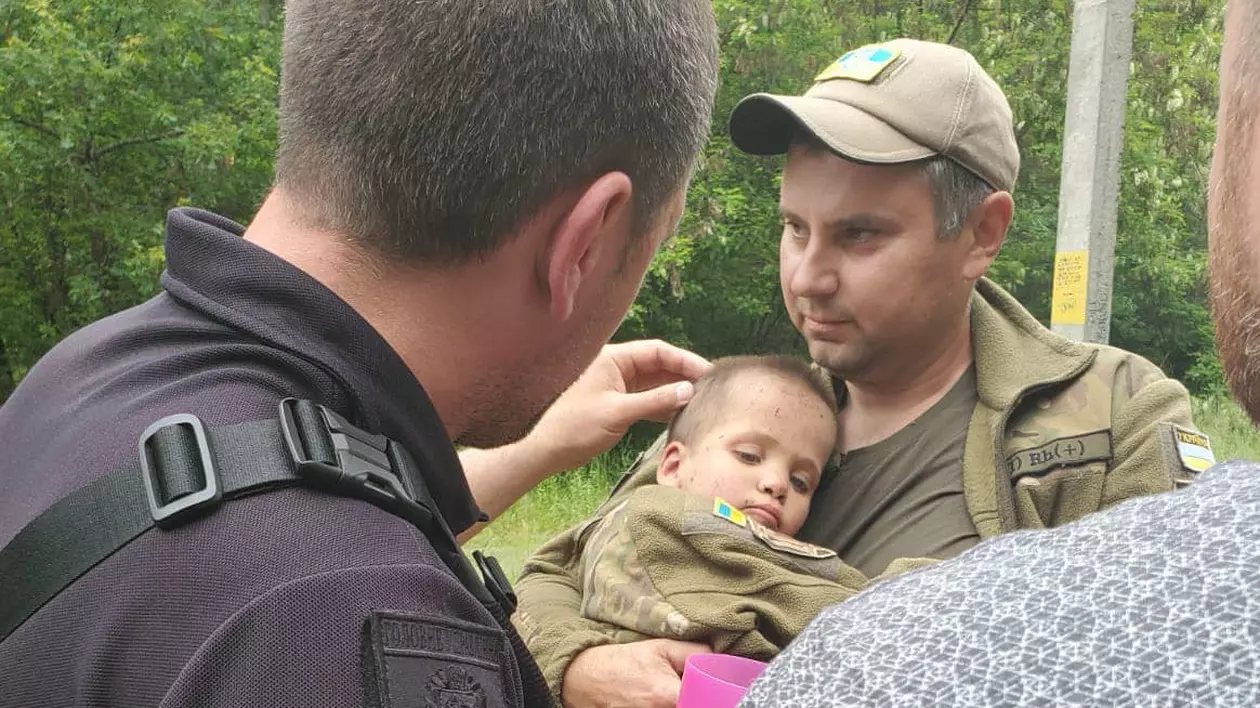 „O minune că a supraviețuit”. Violeta, o fetiță de 2 ani, găsită după cinci zile de căutări, într-o pădure de lângă Harkov