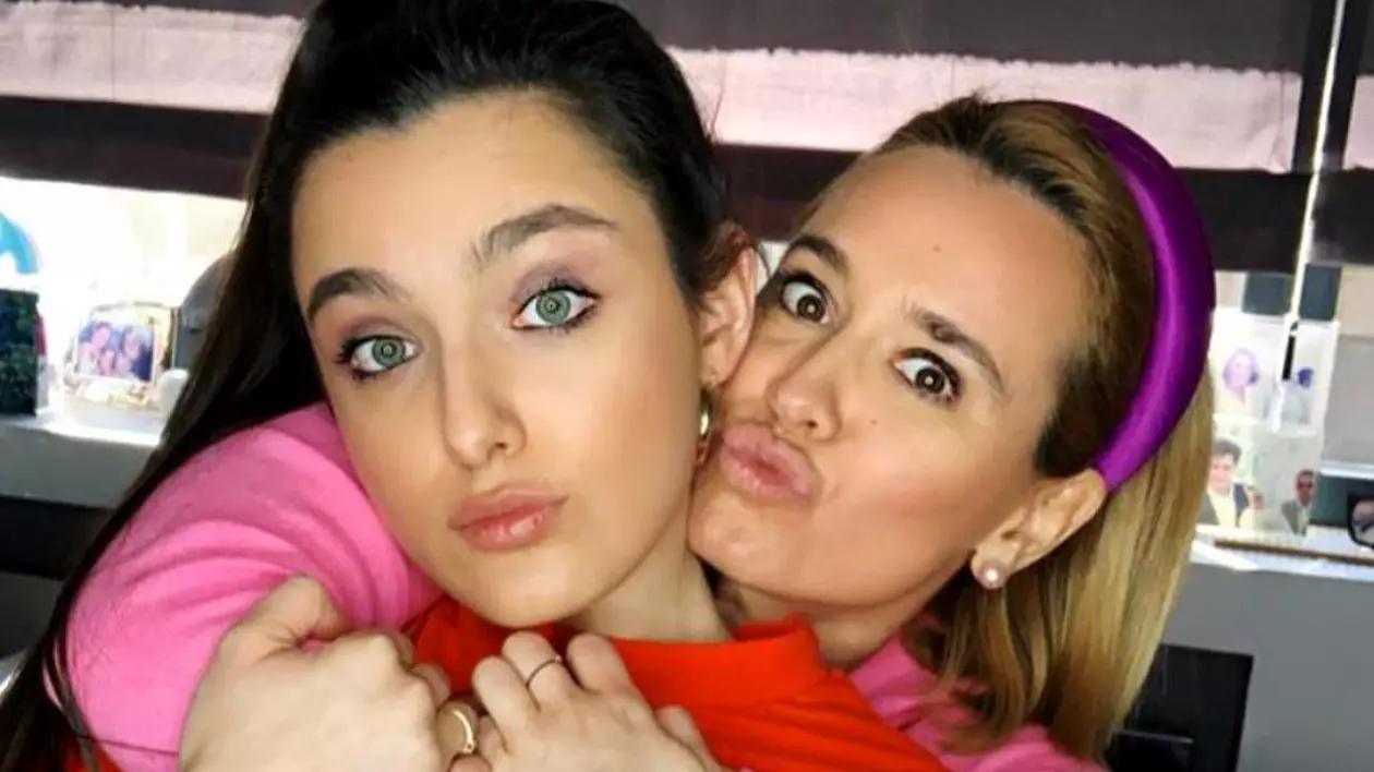 Alexia Eram și Andreea Esca