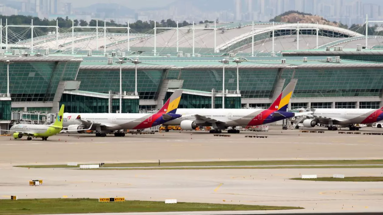 Explicațiile pasagerului care a deschis ușa unui avion Asiana Airlines în timpul zborului. Bărbatul a fost reținut