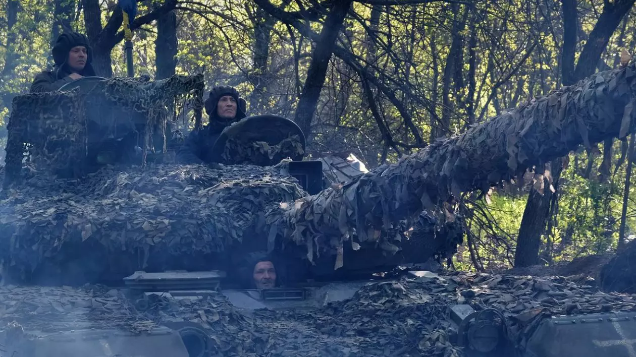 Război în Ucraina, ziua 440 | Zelenski: „Rușii nu au fost capabili să captureze Bahmut înainte de 9 mai. Din păcate, orașul nu mai există”