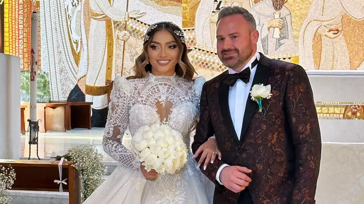 Bella Santiago s-a căsătorit religios cu Ionuț Grigore. Cum arată cântăreața din Filipine în cele două rochii de mireasă